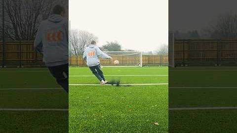 Hitting the crossbar every day in December.. Day 5 ⚽